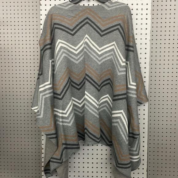 Talbots ONE SIZE cozy and stylish Cotton Blend Cape Shawl Sweater - Picture 3 of 8